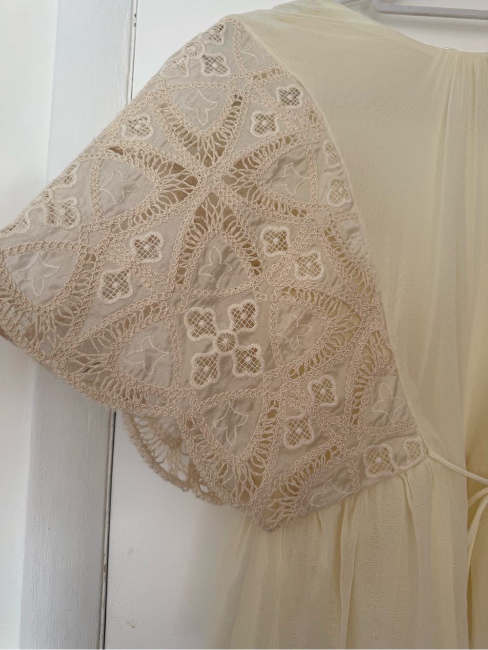 Zara Cream Crochet Lace Sleeve Top - Picture 12 of 13